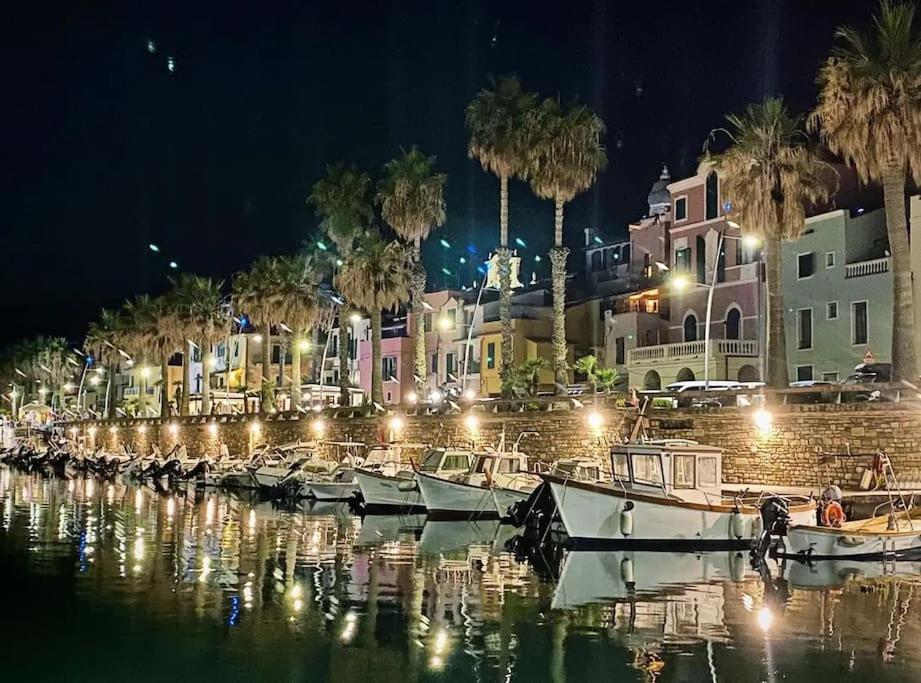 Appartamento 50 Mt Mare Con Parcheggio Riservato Riva Ligure Exterior foto